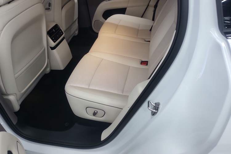 Used Li Auto i6 2025 Model Two-Wheel-Drive Standard Type Left Rear Seat