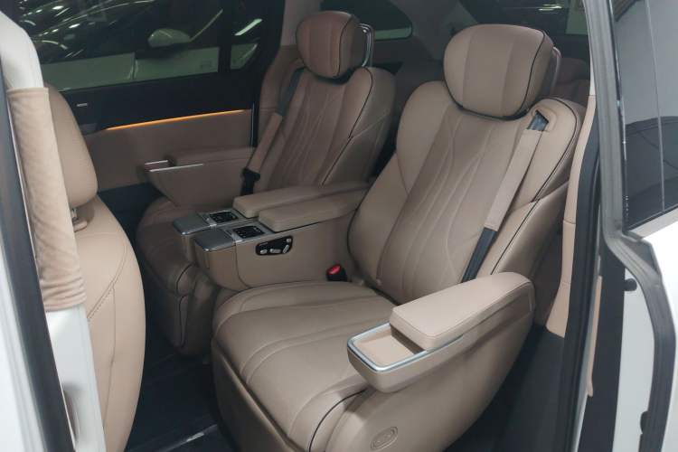 Used XPeng X9 2024 610 Long-Range Pro Left Rear Seat