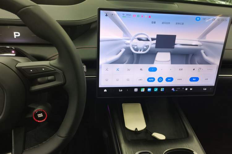 Used Xiaomi Auto SU7 2024 Four-Wheel Drive Ultra-Long Range Advanced Intelligent Driving Max Edition
