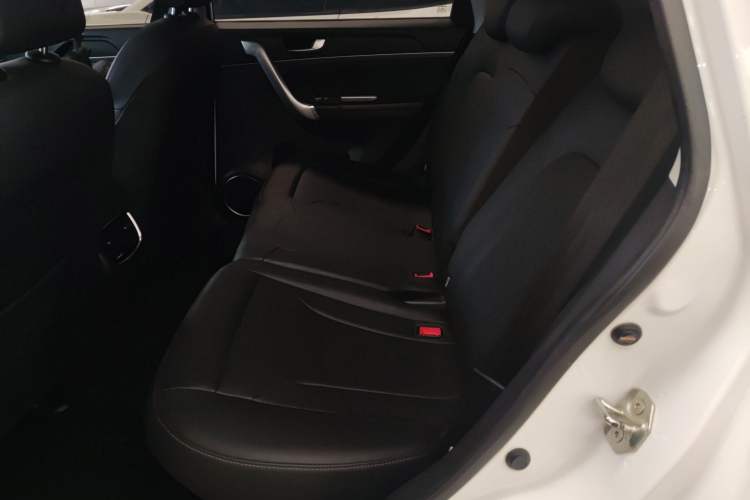 Used Haval M6 2019 1.5T DCT Two-Wheel Drive Elite Version China VI Standard Left Rear Seat