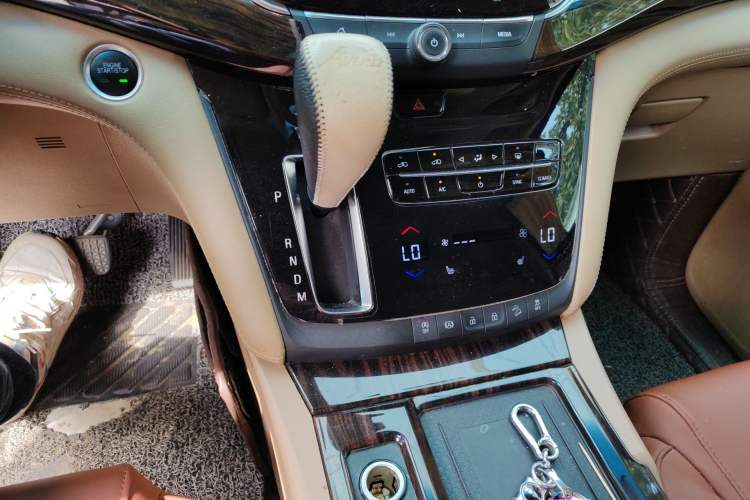 Used Buick GL8 2018 ES 28T Luxury Model China VI Standard Gear Lever