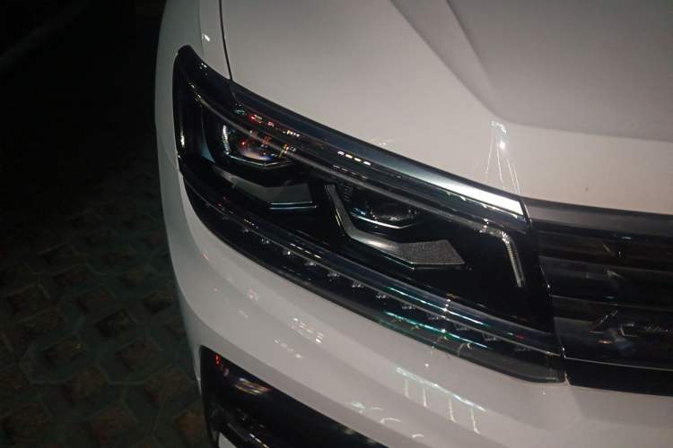 Used Volkswagen Tiguan L 2020 330TSI Automatic Two-Wheel Drive R-Line Flagship Version China VI Standard
