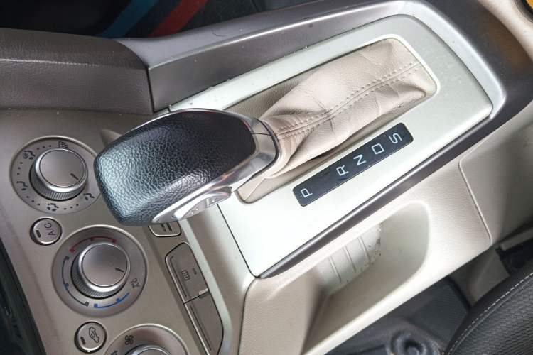 Used Ford Focus 2012 Sedan 1.6L Automatic Comfort Model Gear Lever