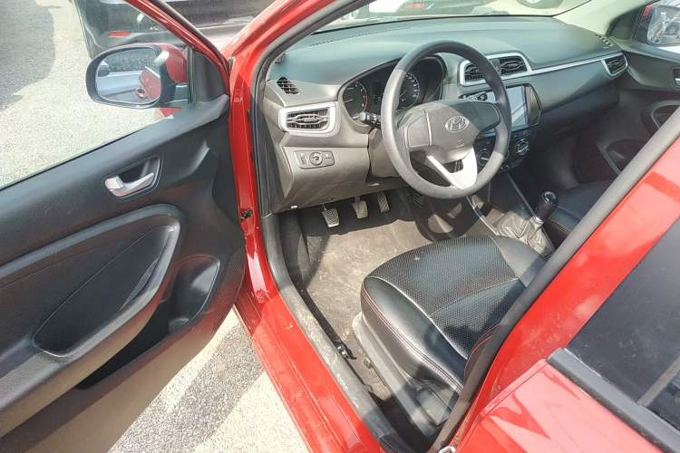 Used Hyundai Verna (older generation) 2020 1.4L Manual GL Refreshed Edition Driver Seat