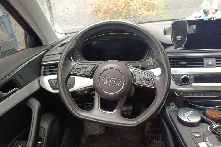 Used Audi A4L 2019 40 TFSI Fashion Edition China VI Emission Standard