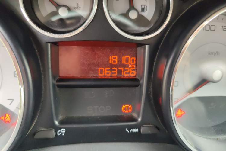 Used Peugeot 308 2014 Enjoy Edition Classic 1.6L Manual Fashion Model Odometer Close Up