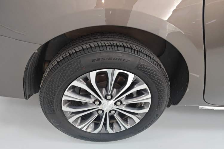 Used Buick GL8 2023 Facelifted Land Cruiser Executive Luxury Version