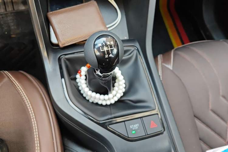 Used Roewe i5 2026 Model 1.5L Manual Comfort Version
