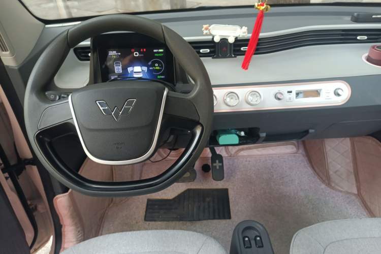 Used Wuling Hongguang MINIEV 2021 Macaron Premium Model – Lithium Iron Phosphate
