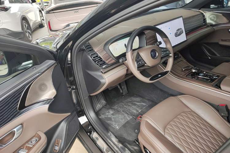 Used BYD Han 2023 DM-i Champion Edition 121KM Prestige Model
