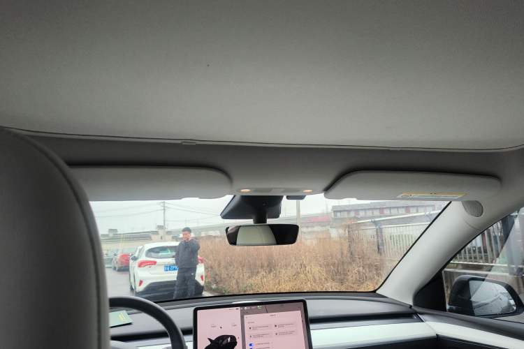 Used Tesla Model Y 2022 Long-Range All-Wheel-Drive Version
