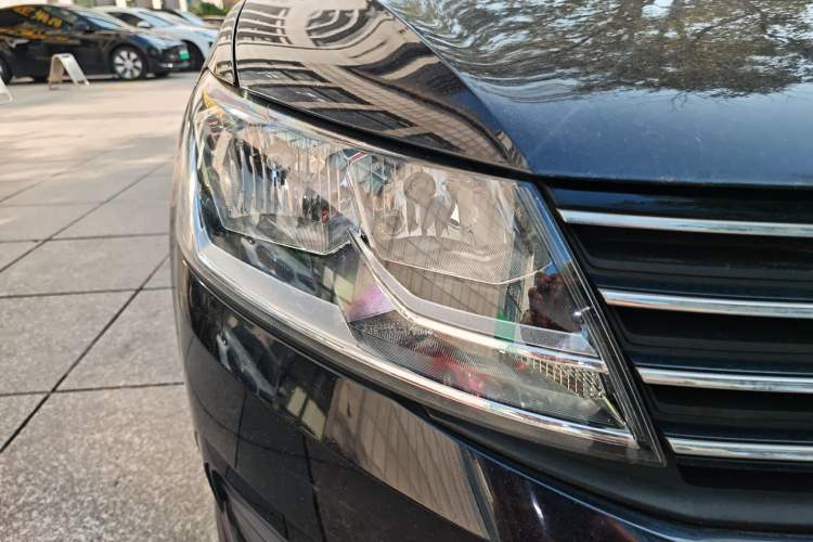 Used Volkswagen Lavida 2015 1.6L Manual Fashion Edition
