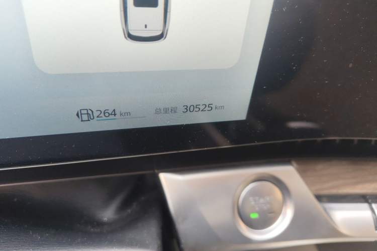 Used Roewe RX9 2023 2.0T Four-Wheel Drive Luxury Edition Odometer Close Up