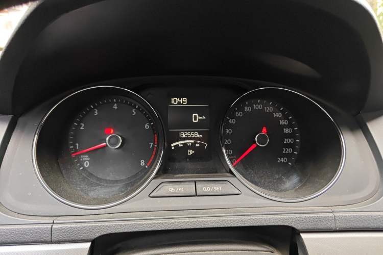 Used Volkswagen Lavida 2017 1.6L Manual Comfort Edition Instrument Cluster