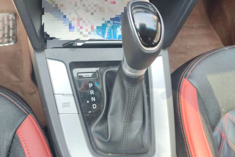 Used Hyundai Elantra (6th Generation / Lingdong) 2016 1.6L Automatic ZhiXuan – Elite Version Gear Lever