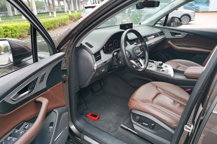 Used Audi Q7 2018 40 TFSI Comfort Model