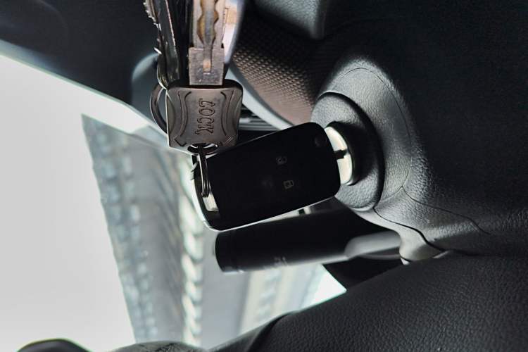 Used Chevrolet Cruze 2013 Hatchback 1.6L Manual Luxury Model