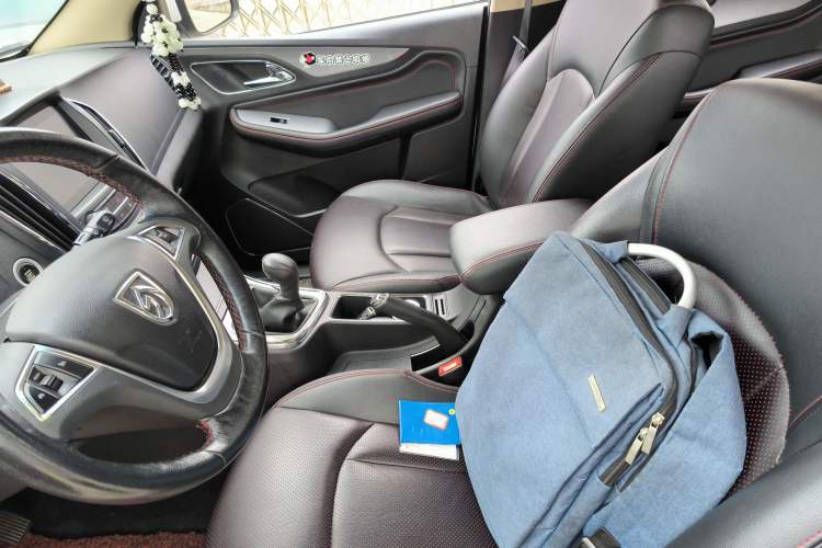 Used Baojun 560 2015 1.8L manual luxury version
