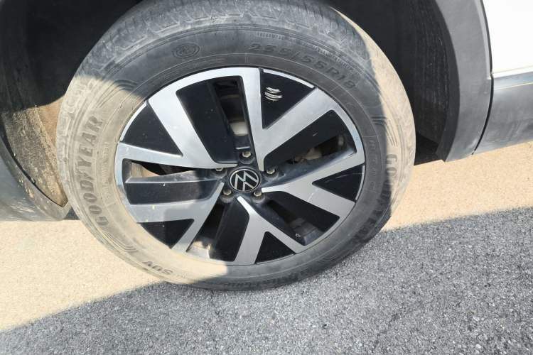 Used Volkswagen Tayron 2023 300TSI Two-Wheel-Drive Luxury Plus Advanced Edition