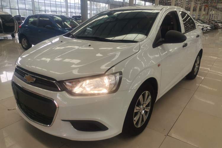 Used Chevrolet Aveo Sonic 2014 Sedan 1.4SL MT Comfort Edition