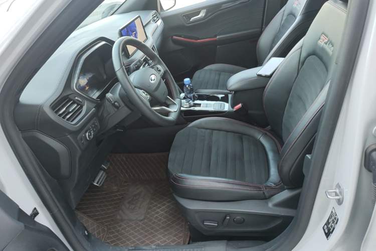 Used Ford Escape 2024 EcoBoost 245 Four-Wheel Drive ST-Line Pro Trim
