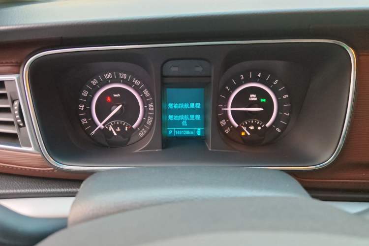 Used Buick GL8 2018 28T Luxury Model China VI Standard
