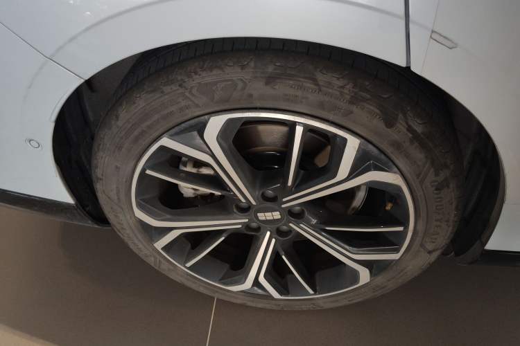 Used Geely Galaxy E8 2025 700 km Long-Range Intelligent Driving Version
