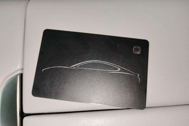 Used Xiaomi Auto SU7 2024 Four-Wheel Drive Ultra-Long Range Advanced Intelligent Driving Max Edition Vehicle Key