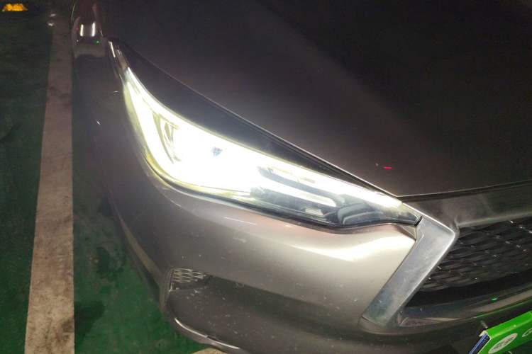 Used Infiniti QX50 2020 2.0T All-Wheel-Drive Elite Version Right Front Headlight