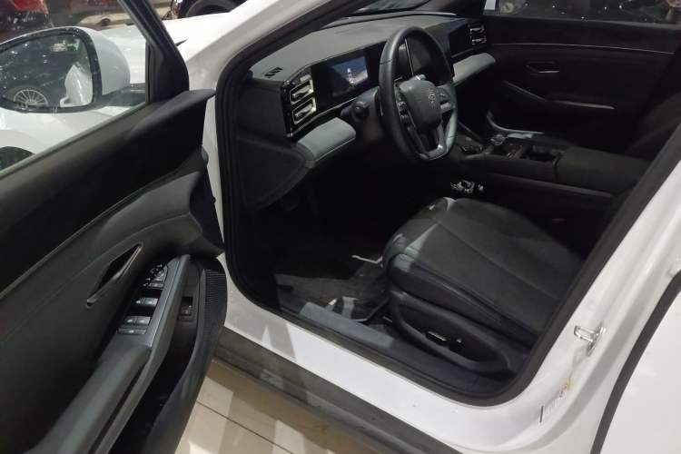 Used BYD Qin L 2025 DM-i Smart Drive 120KM Superior Model