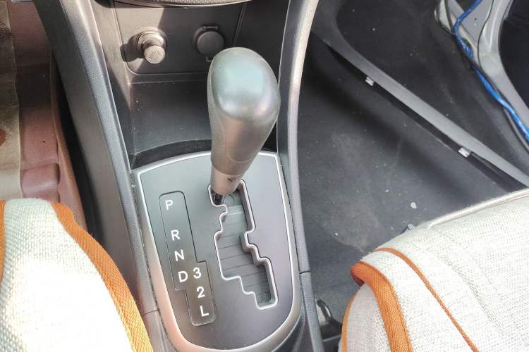 Used Hyundai Verna Ray 2014 1.4L Automatic GLX
