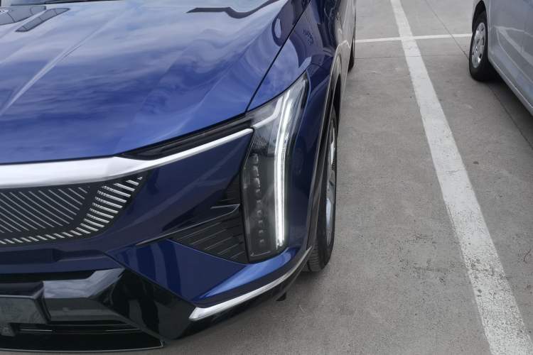 Used Cadillac OPTIQ 2024 Standard Range Version Left Front Headlight