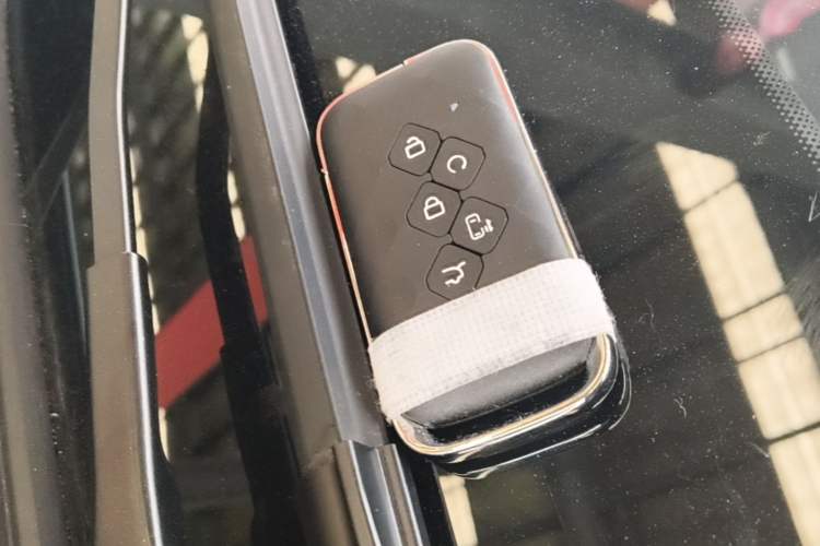 Used Wuling Starlight 730 2025 Model Plug-in Hybrid 125km Luxury Edition
