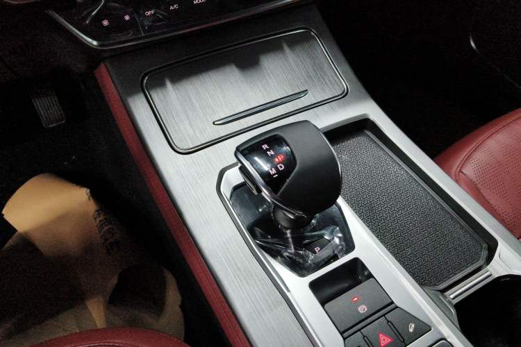 Used JETOUR X70 PLUS 2024 Champion Edition 1.5T DCT Champion PRO 5-Seater Gear Lever