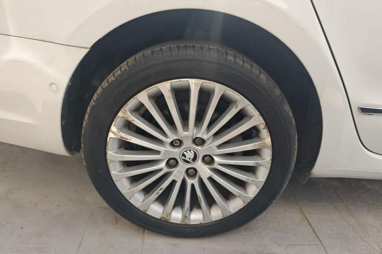 Used Skoda Superb 2013 1.8TSI Automatic Yashi Edition
