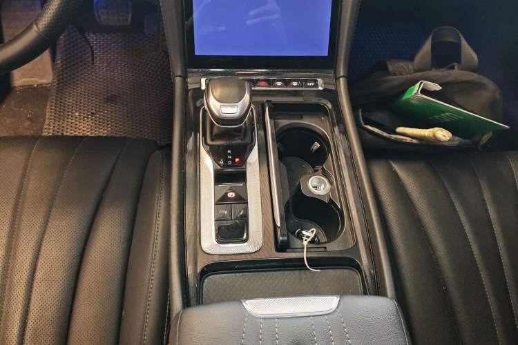 Used Hongqi H5 2024 1.5T DCT Smart Connect Flagship Edition Gear Lever