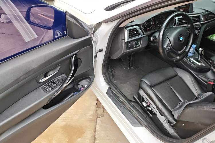 Used BMW 3 Series GT 2018 320i Sport Edition
