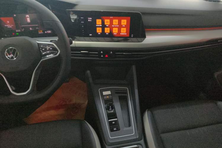 Used Volkswagen Golf 2024 280TSI DSG Pro 50th Anniversary Edition Audio And AC Panel