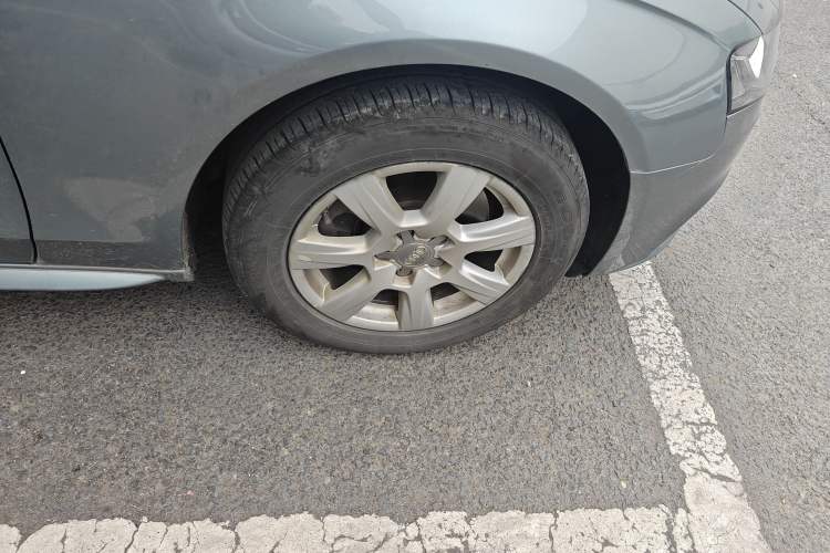 Used Audi A4L 2010 2.0 TFSI Standard Edition Right Front Wheel Hub