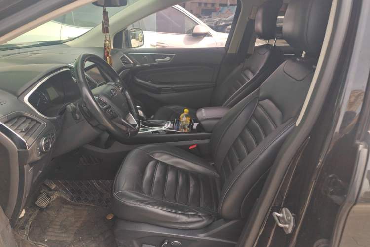 Used Ford Edge 2018 EcoBoost 245 Four-Wheel Drive Titanium 7-Seater Left Front Seat