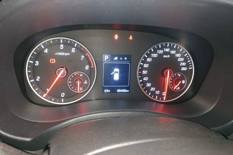 Used Hyundai ix25 2016 1.6T Dual-Clutch Two-Wheel Drive Smart GLS Model
