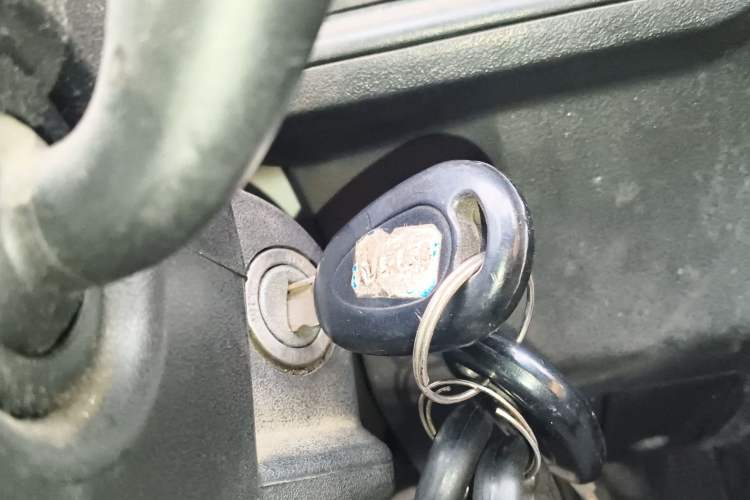 Used Iveco Daily 2017 2.8T V40 Cargo Van Mid-Roof 3/6 Seats 43S5