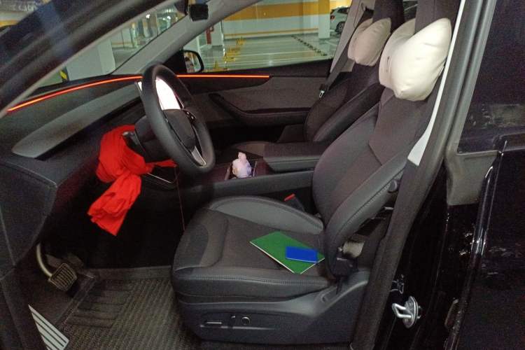 Used Tesla Model Y 2025 Rear-Wheel-Drive Version
