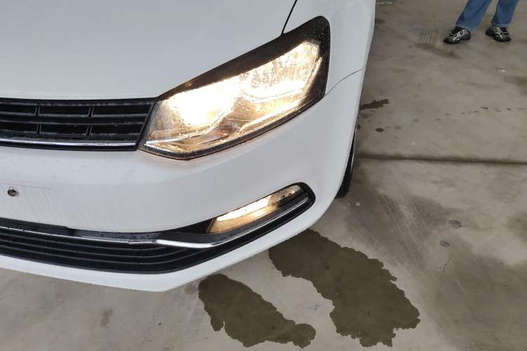 Used Volkswagen Polo 2016 1.6L Automatic Comfort Model Left Front Headlight