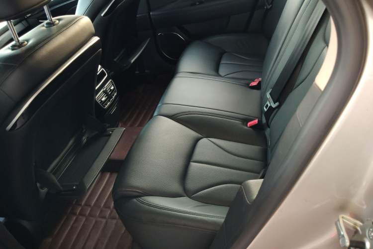 Used Geely Auto Emgrand GT 2015 1.8T Comfort Model Interior 4