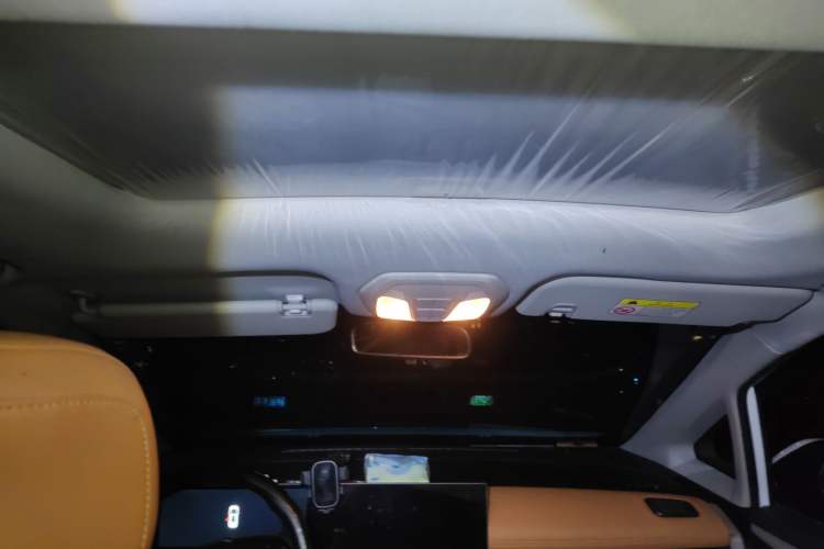 Used SAIC MAXUS G50 PHEV 2025 Leading Edition