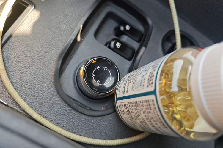 Used Wuling Yangguang 2024 300KM Comfort Version Passenger Van 75kW
