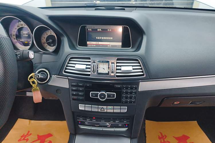 Used Mercedes-Benz E-Class 2014 E 200 Coupe Audio And AC Panel