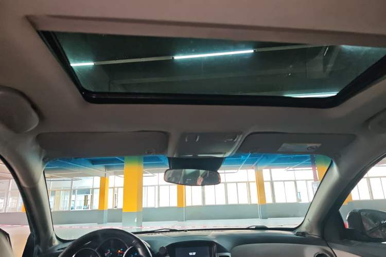 Used Chevrolet Cruze 2013 1.6L SE MT Headliner