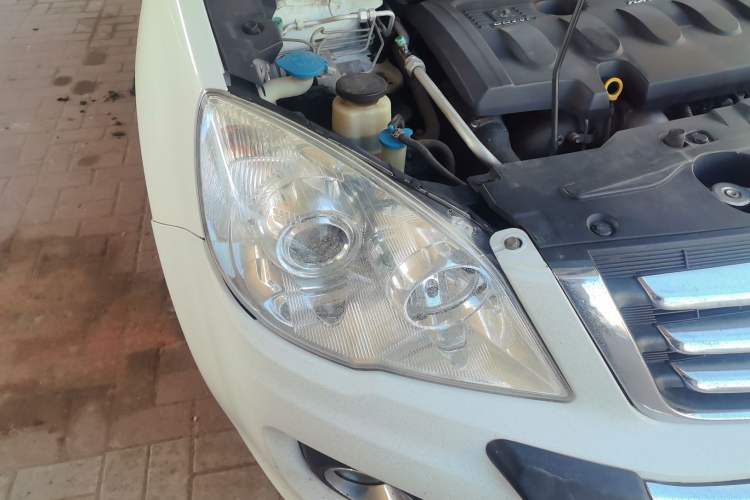 Used Haval H6 2011 Green Silence 2.0T Manual Two-Wheel Drive Urban Model